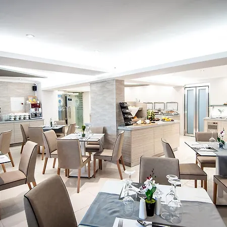 فندق Garden Palace 4*